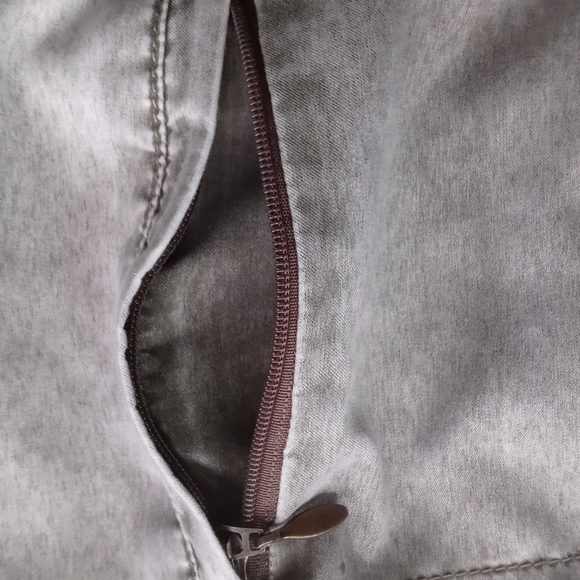 Mossimo Shorts - Picture 9 of 9